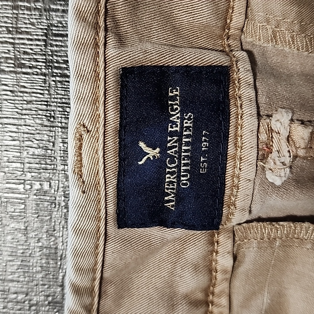 💋 American Eagle stretch Midi Shorts 💋 - Picture 3 of 5